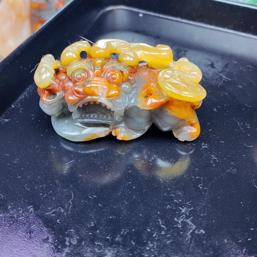 石英质玉（黄龙玉）未镶嵌颈饰