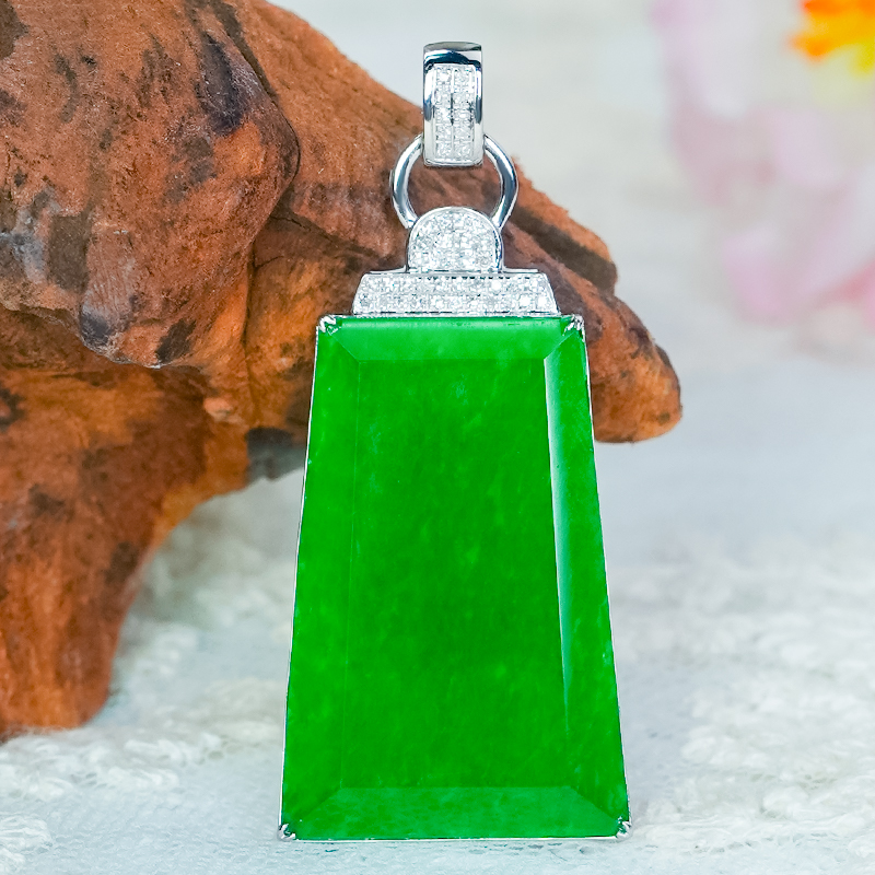 18K镶玉吊坠天然翡翠吊坠A货时尚大气简镶满绿龙石无事牌玉坠