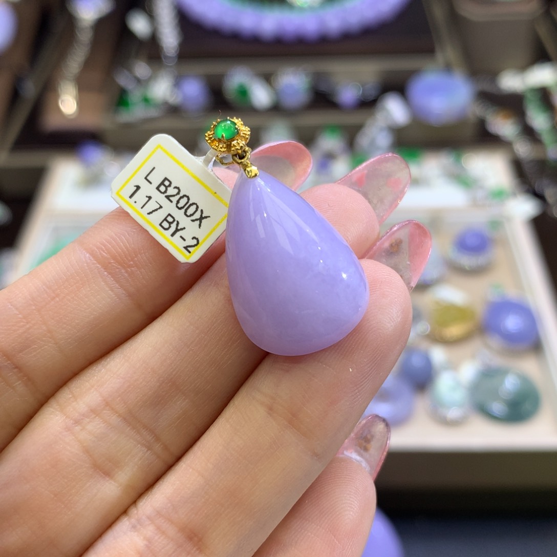 翡翠颈饰18K金镶嵌翡翠