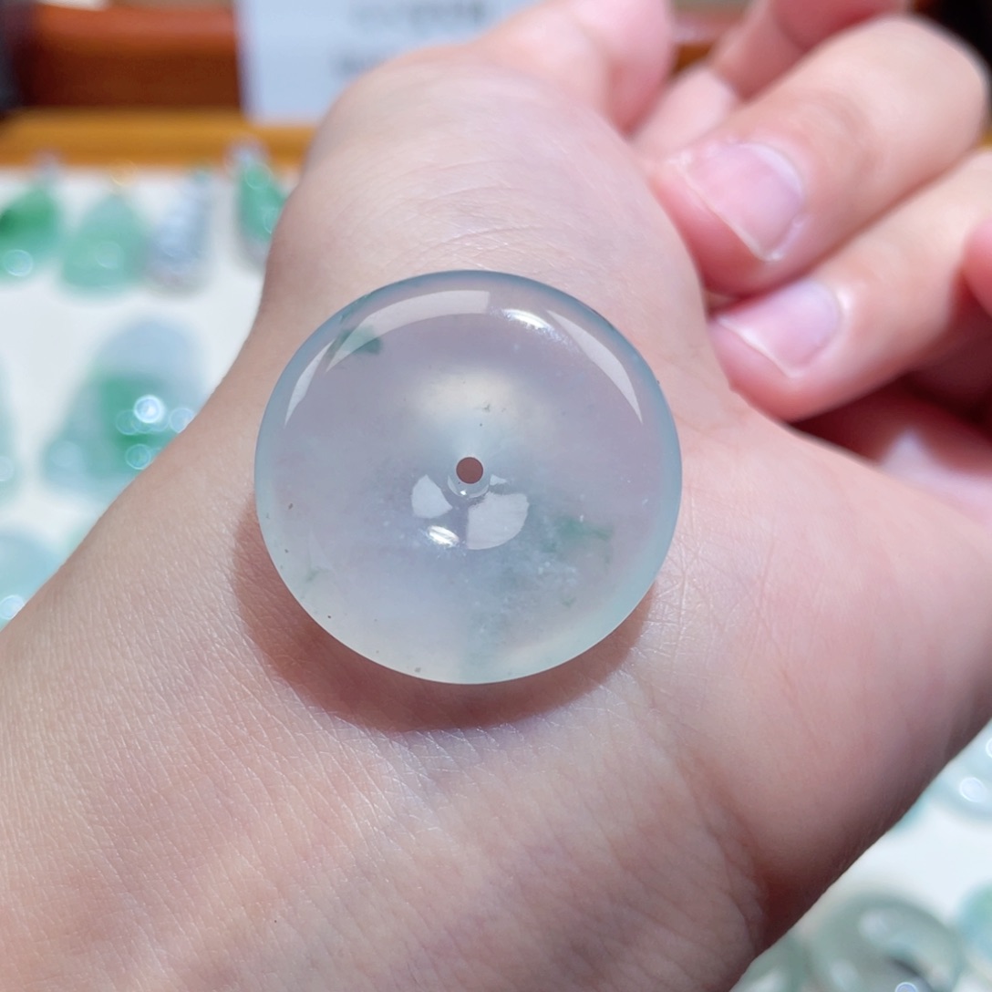 翡翠未镶嵌颈饰扣子