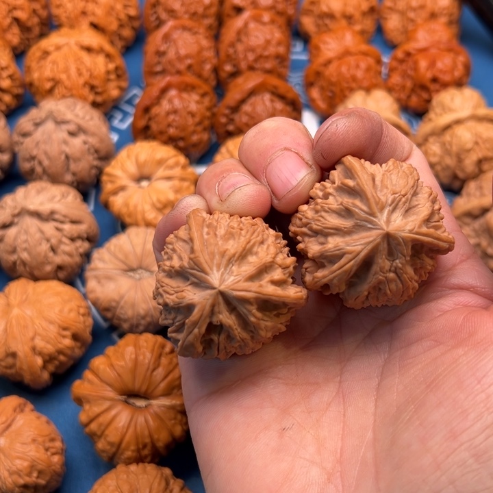 文玩核桃把件蒲****)三棱