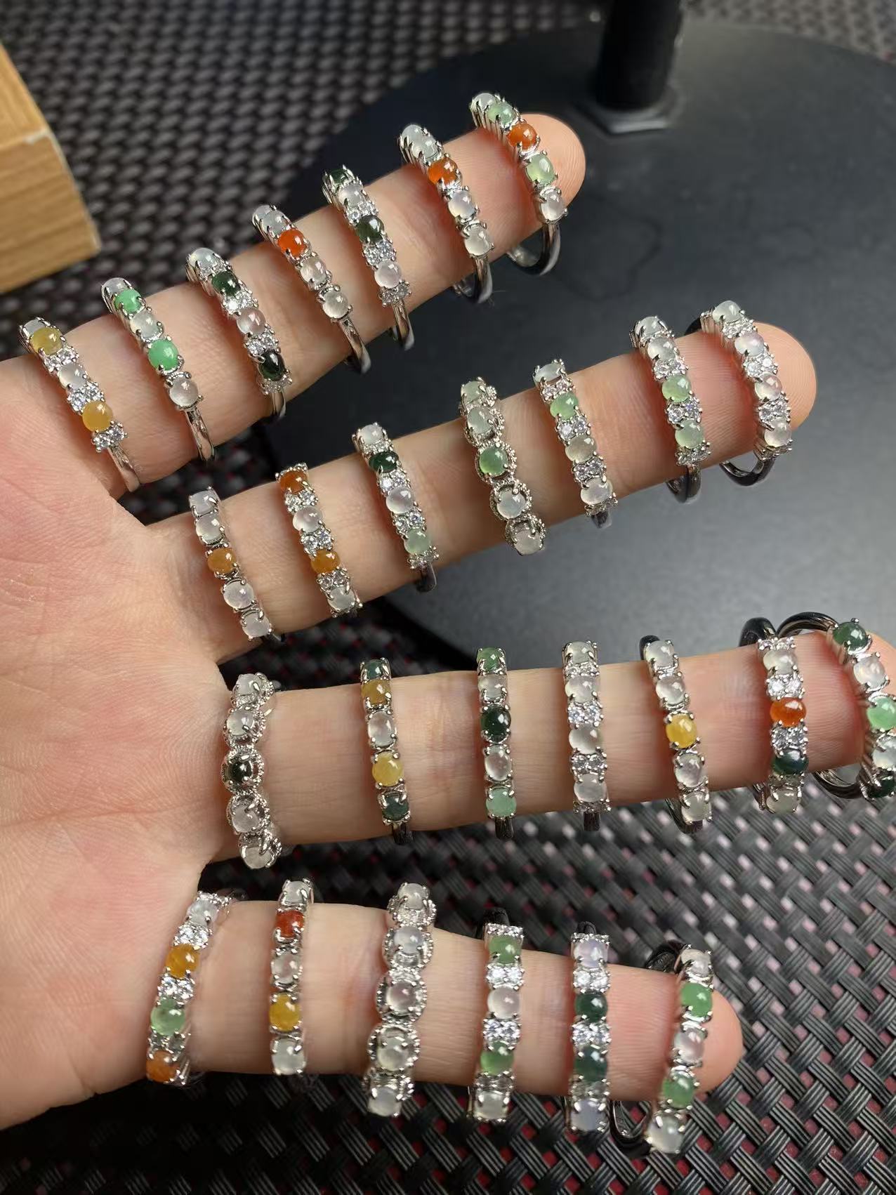 缅甸天然a货多宝多彩 白冰排戒 随机发一个