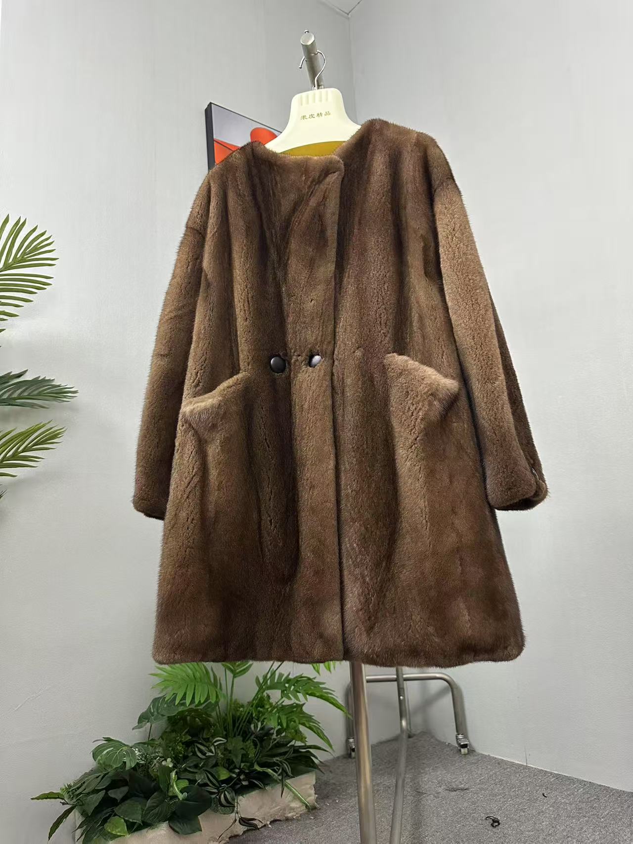 新款咖啡色圆领马蹄袖貂貂大衣超皇冠紫金天鹅绒短二毛冬天保暖