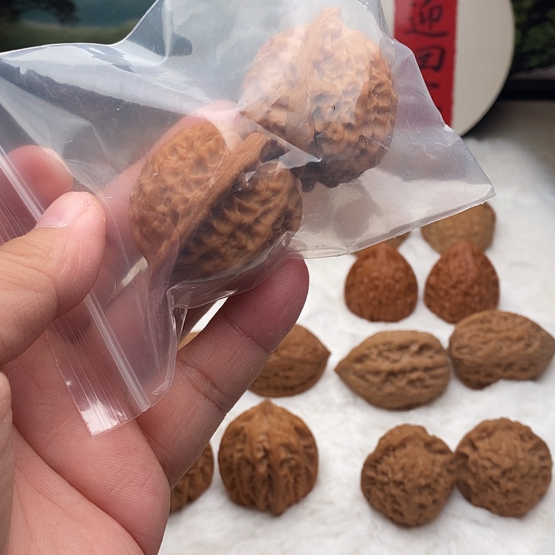 聊***谷文玩核桃吊坠运费