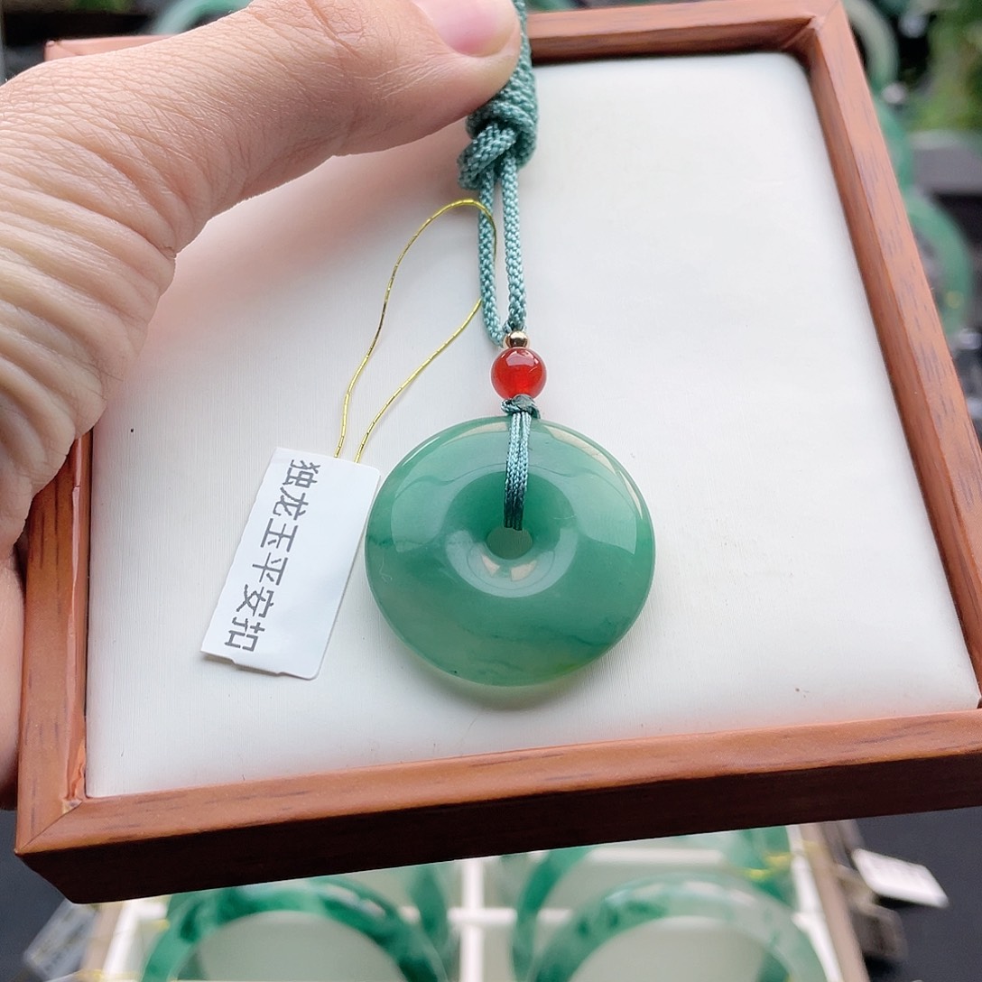 石英质玉颈饰未镶嵌石英岩质玉平安扣