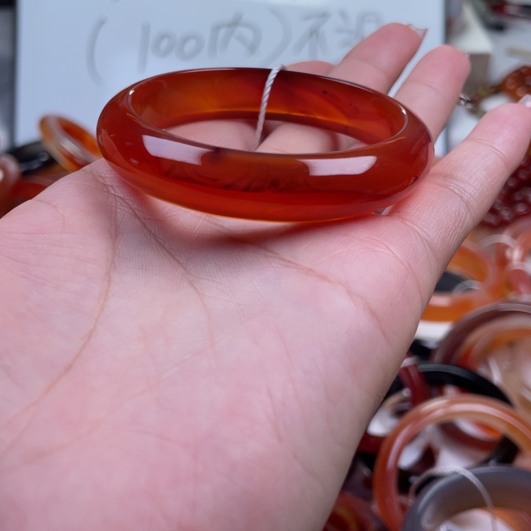 玛瑙/玉髓手镯未镶嵌