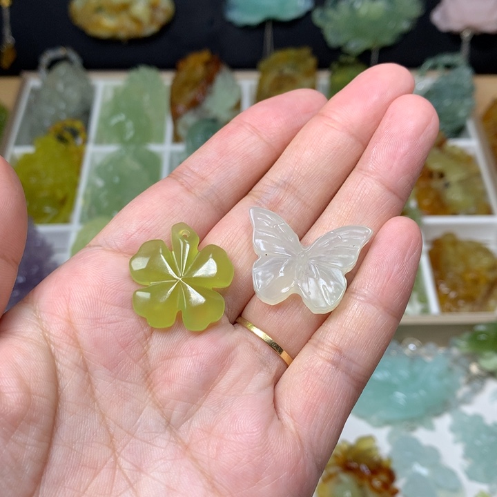 蛇纹石玉合金颈饰