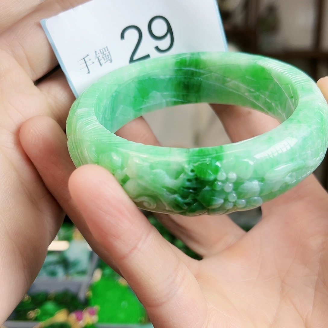 翡翠手镯未镶嵌手镯61.5