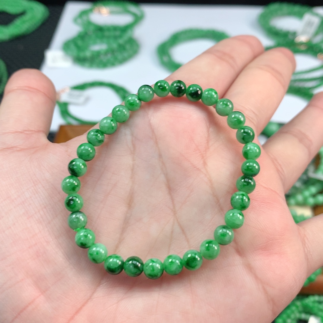 翡翠手链未镶嵌翡翠