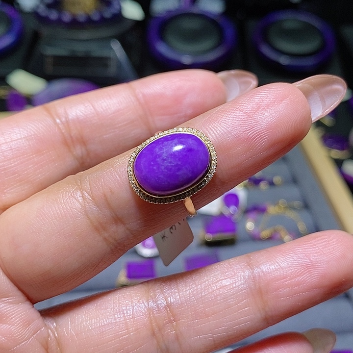 苏纪石（舒俱来）戒指18K金镶嵌解****娘