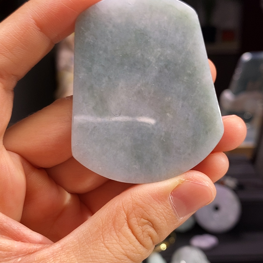 翡翠未镶嵌颈饰无事牌