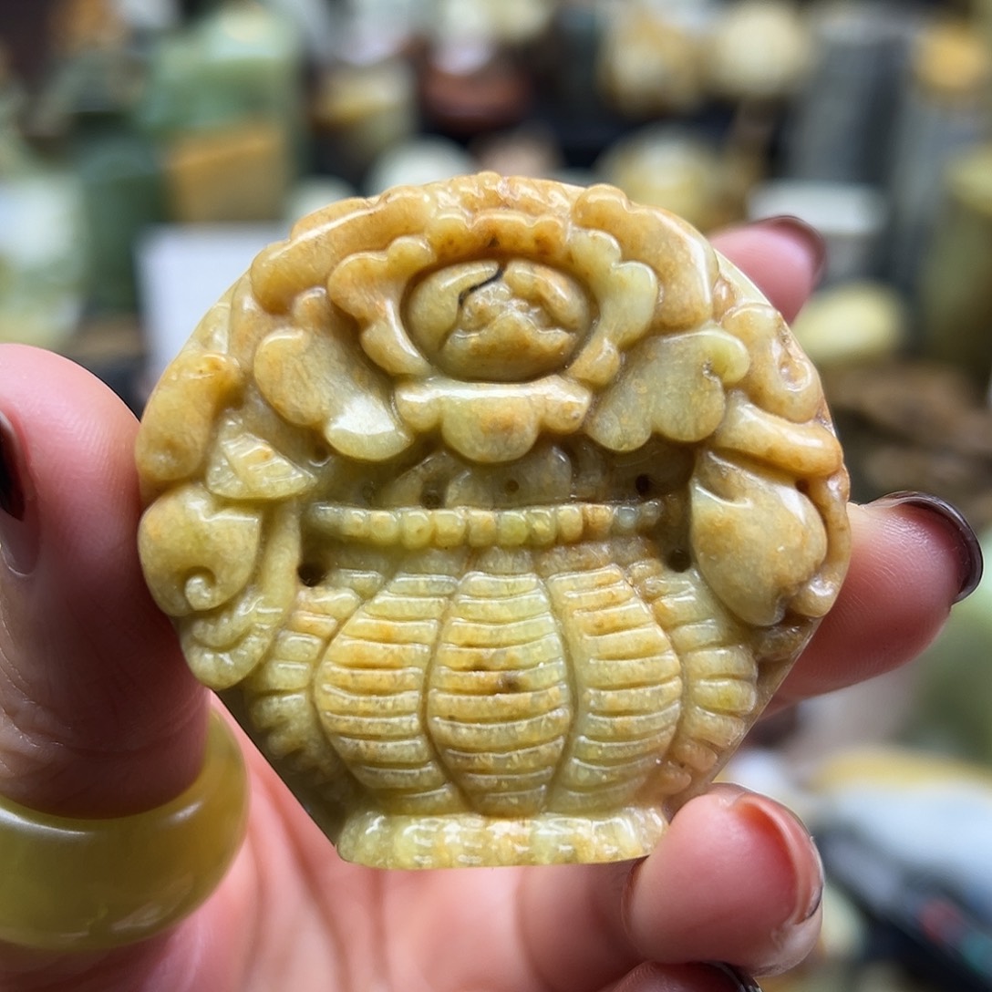 岫玉未镶嵌颈饰辽阳料果篮