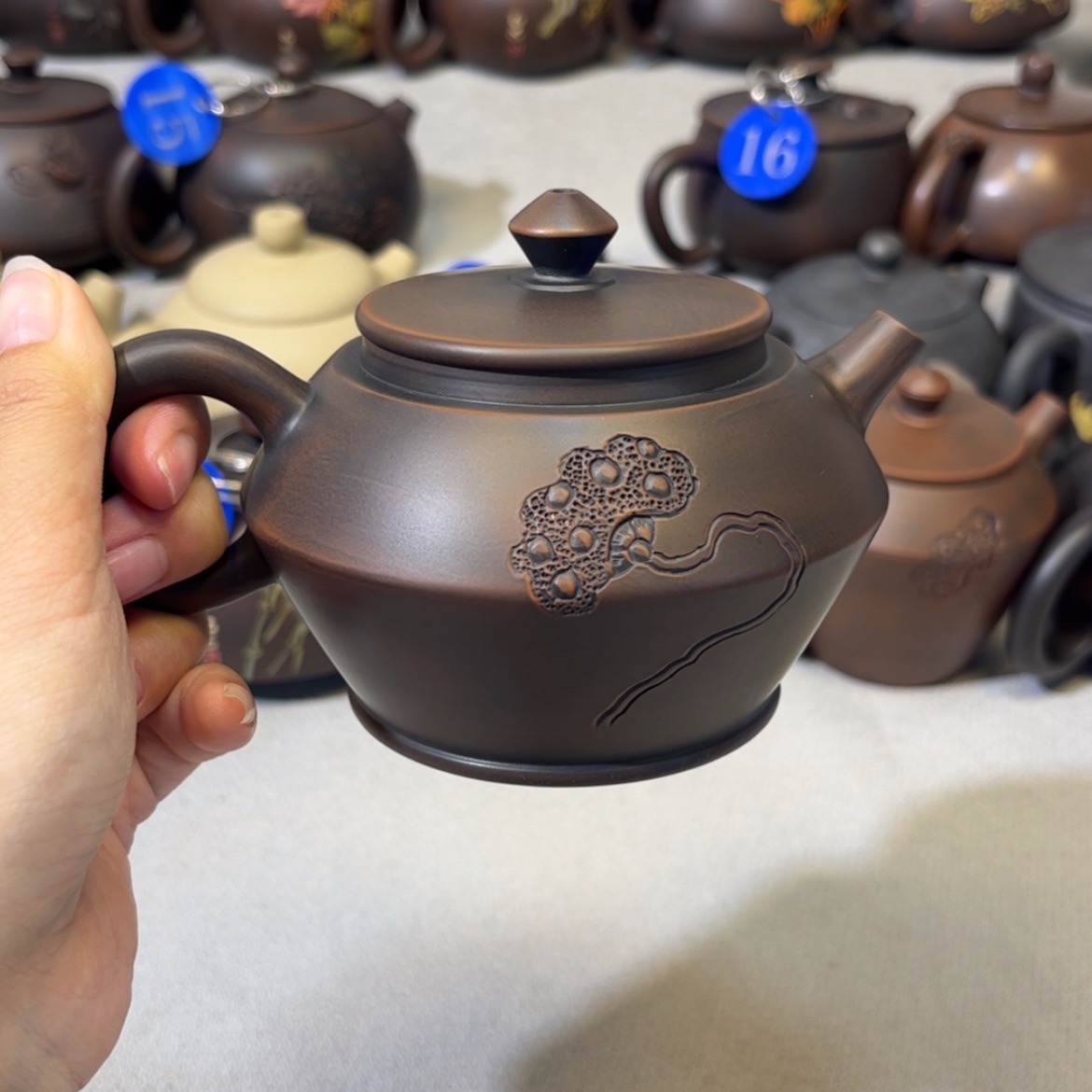 【闪购商品】红泥 微微瑕 容量 249cc