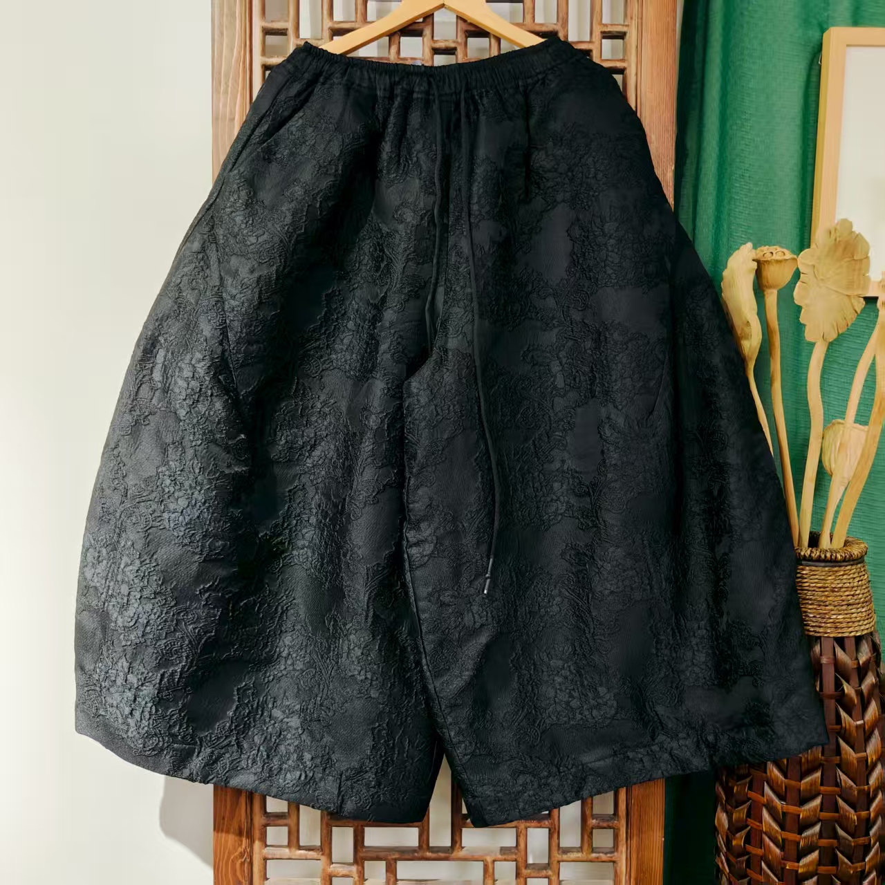 棉 (LK040-100)  凤徕兮私人定制黑色提花暗纹底全松紧花苞棉裤