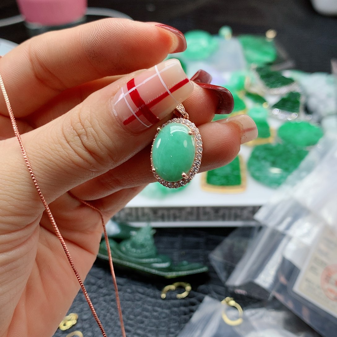 【闪购商品】翡翠吊坠(赠链)银S925镶嵌