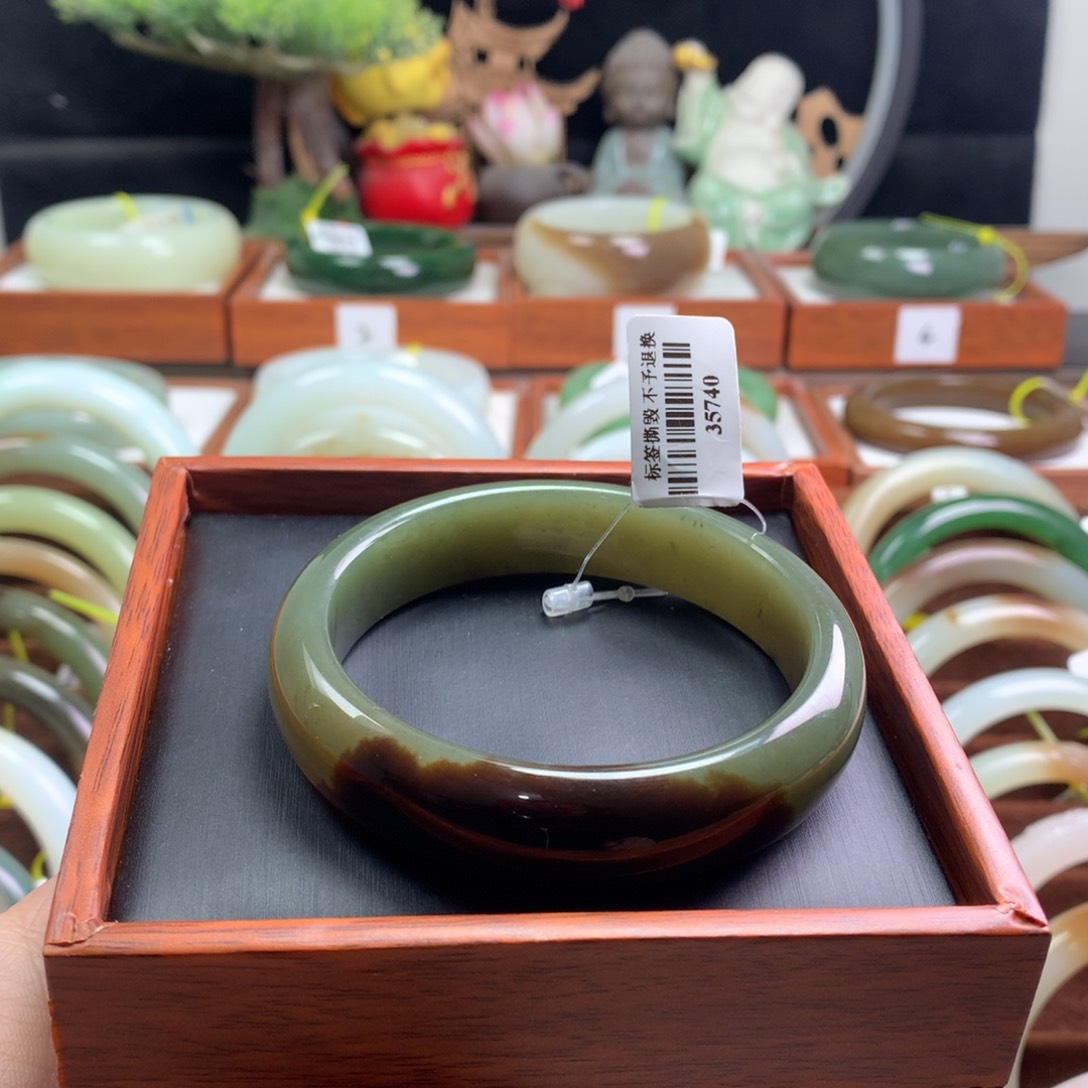和田玉手镯未镶嵌56/57