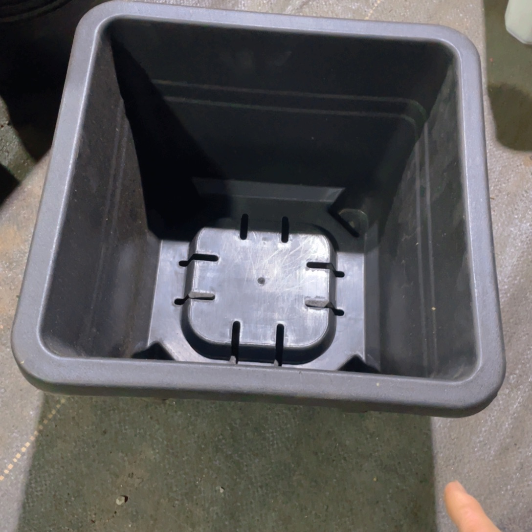 塑料口径27公分高度 19公分 大黑方盆 5个