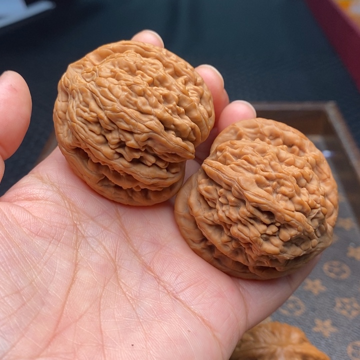 把件文玩核桃虎头王44尺