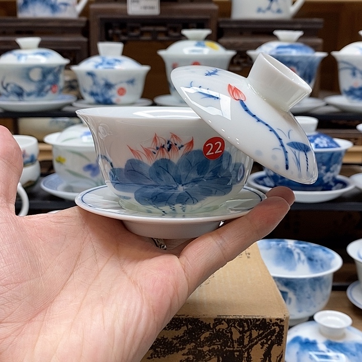 手绘荷花盖碗150cc三才釉下彩微瑕福利款