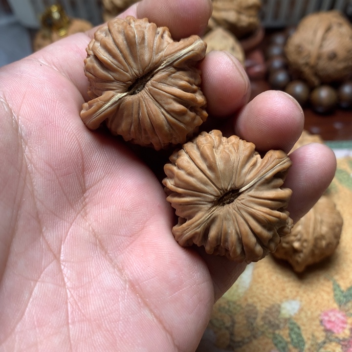 烟***雪吊坠文玩核桃四座楼36尺寸