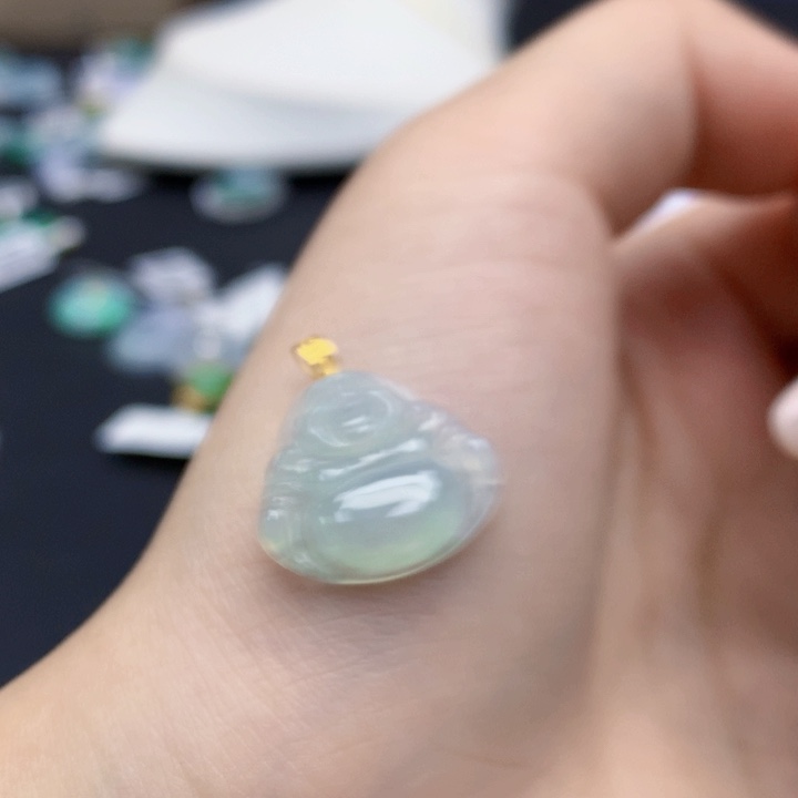 翡翠18K金镶嵌颈饰