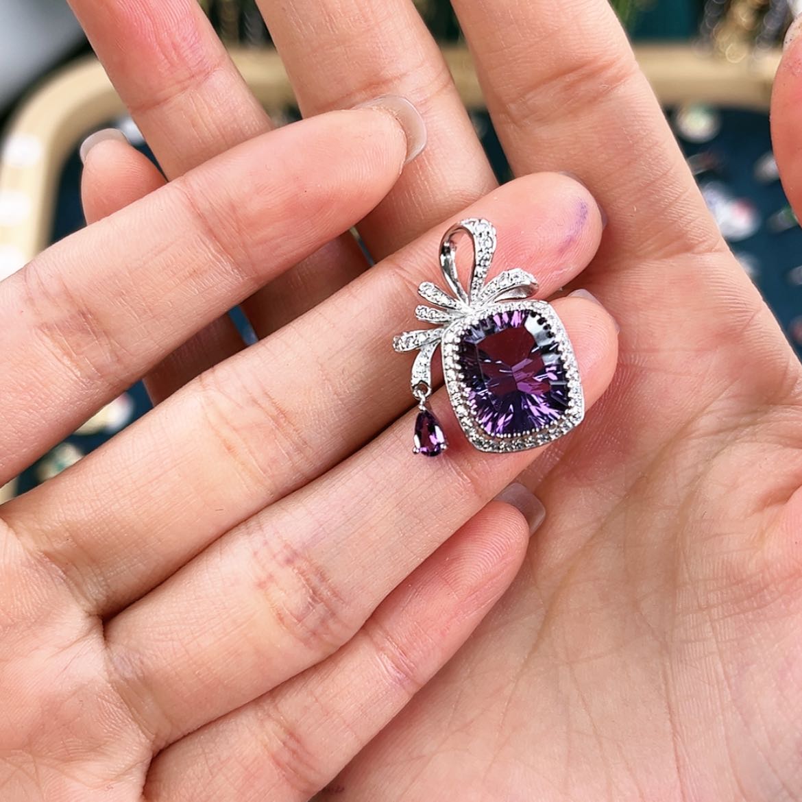 【闪购商品】紫晶颈饰银S925镶嵌V500