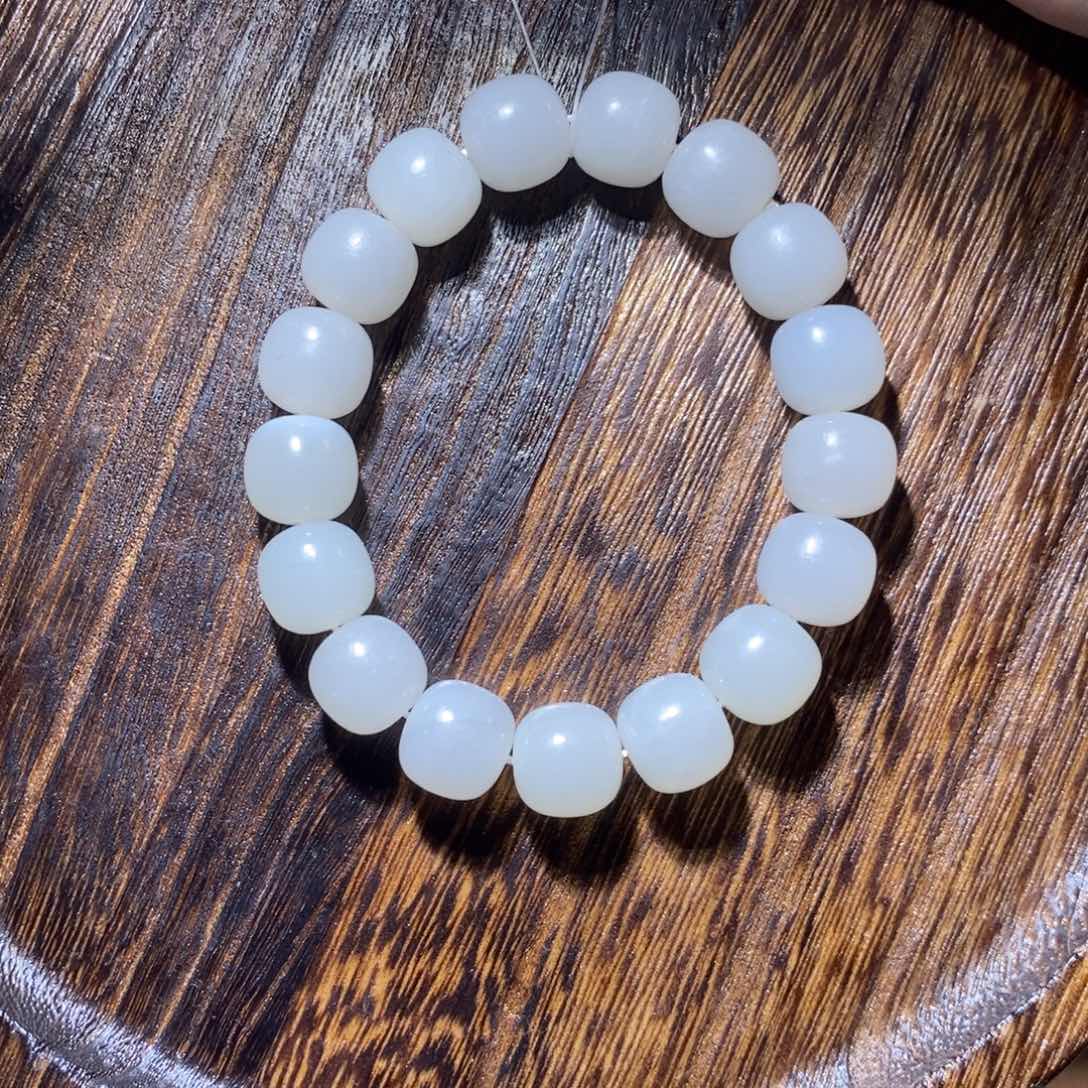 和田玉手串未镶嵌卡13老型微瑕