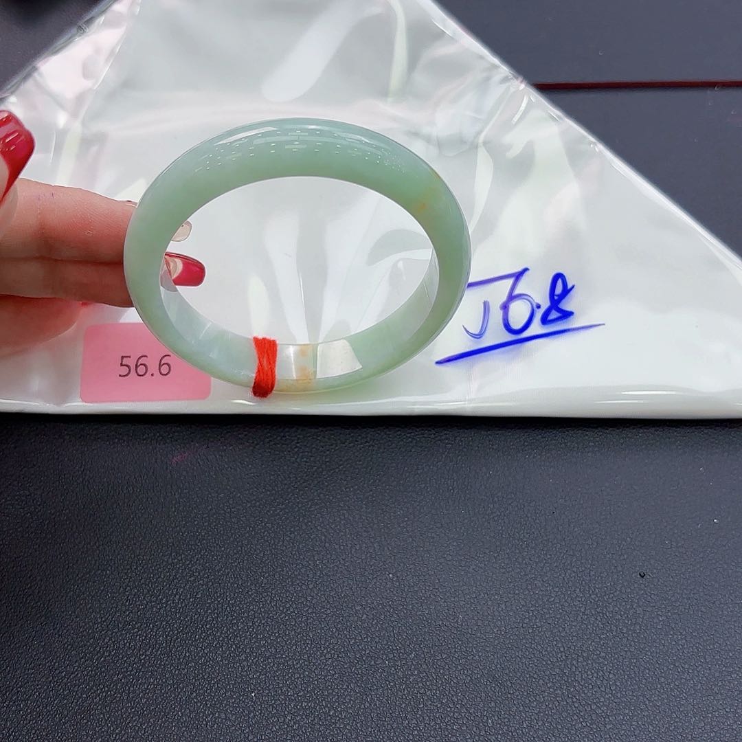 翡翠手镯未镶嵌手镯