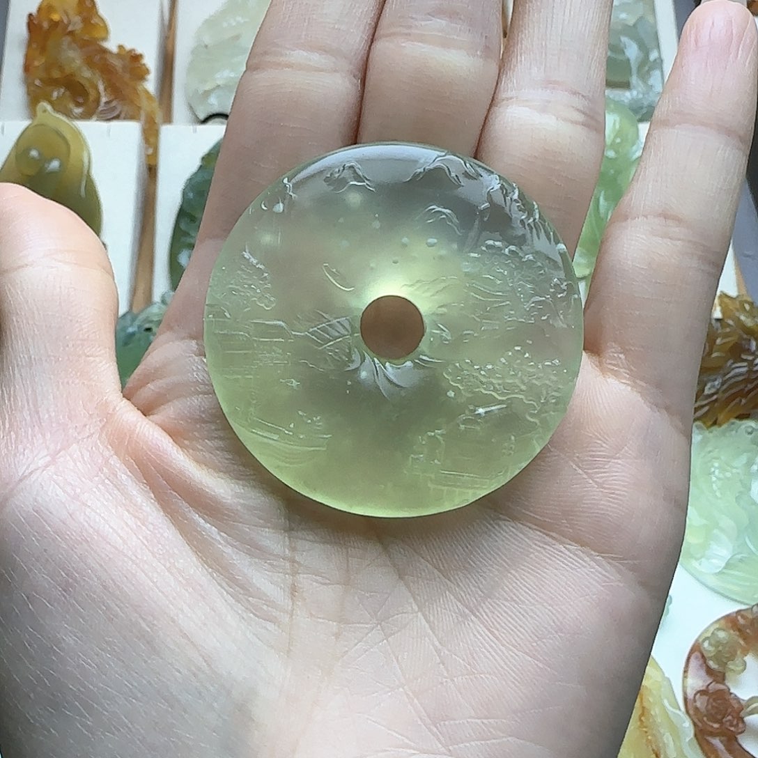 蛇纹石玉颈饰未镶嵌