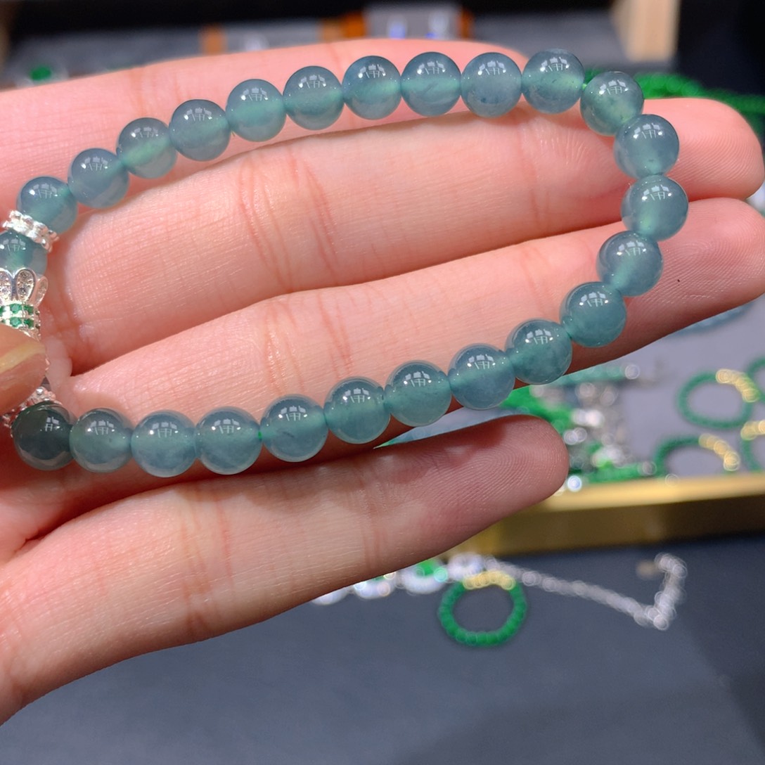 翡翠手链未镶嵌天然翡翠