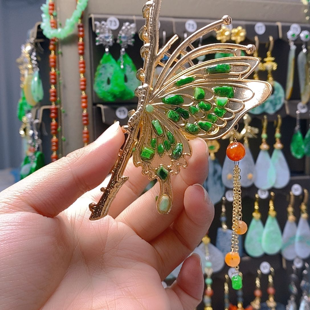 未镶嵌翡翠耳饰翡翠