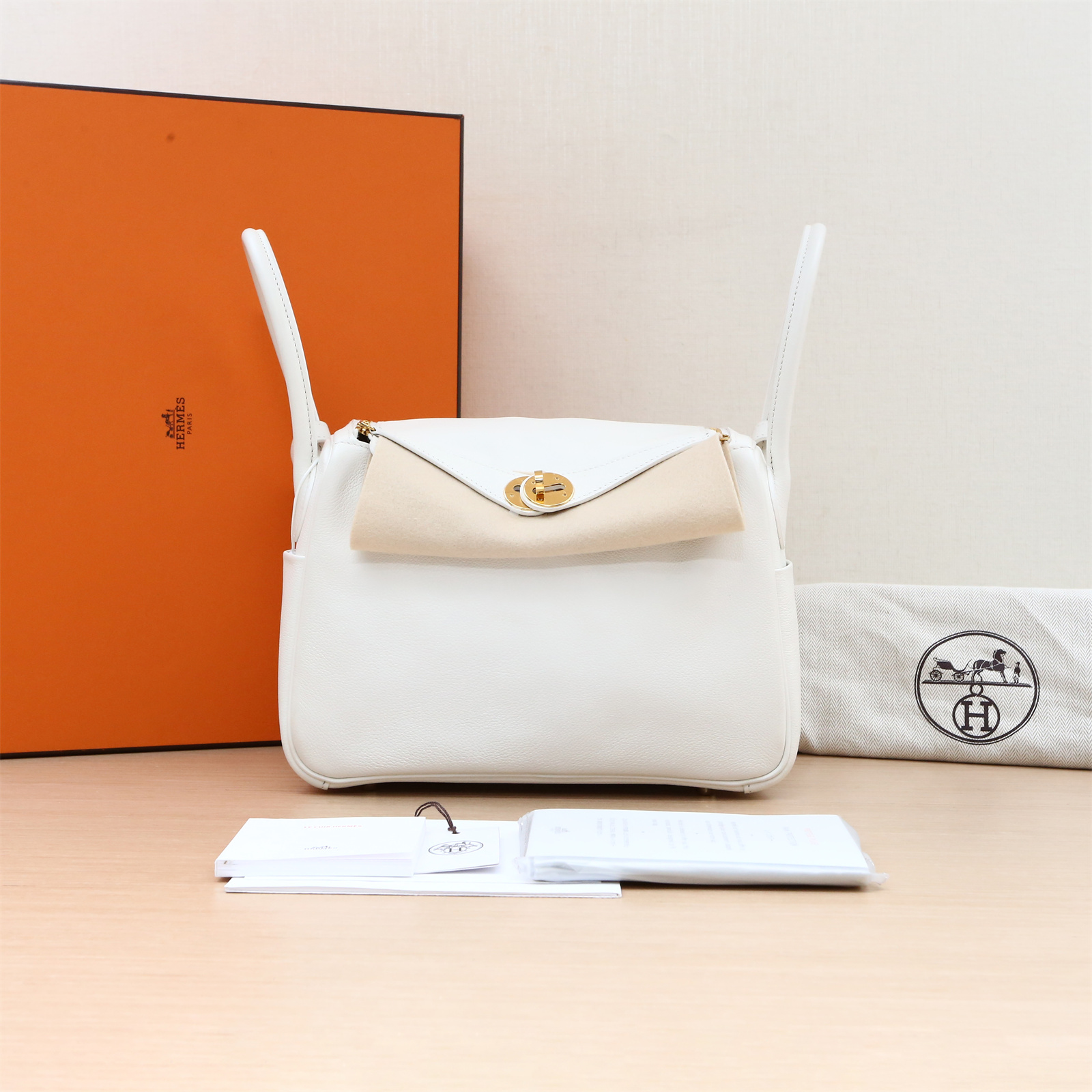 99新 Hermes/爱马仕 小花姑姑726194Lindy 26 01白色 EC皮 U刻包