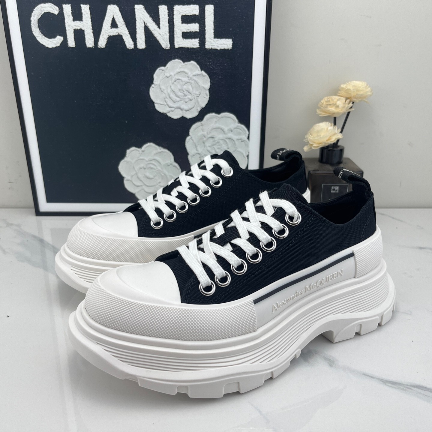 99新 Alexander McQueen/亚历山大·麦昆 马丁靴 36.5码/jm01727