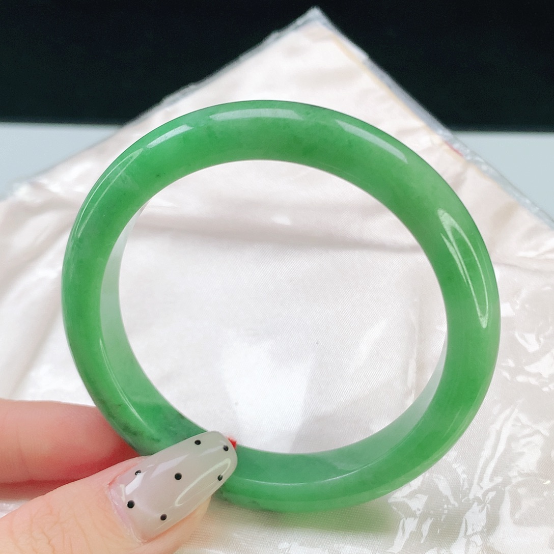 翡翠未镶嵌手镯818