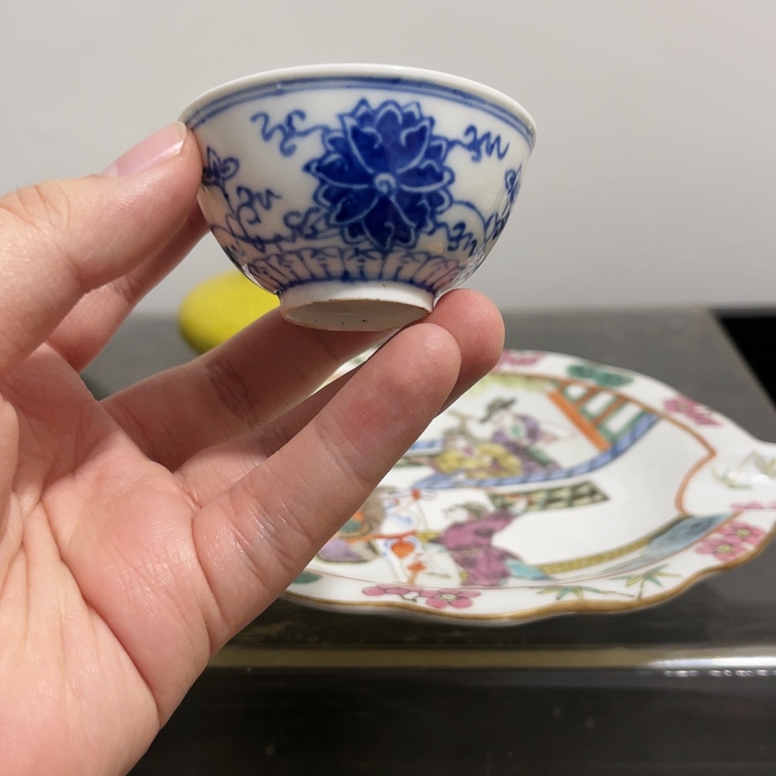 瓷片尼****华杯子和粉彩笔舔