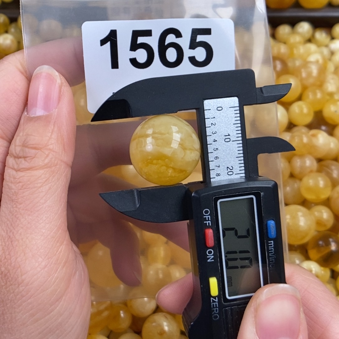 未镶嵌琥珀珠宝奇石