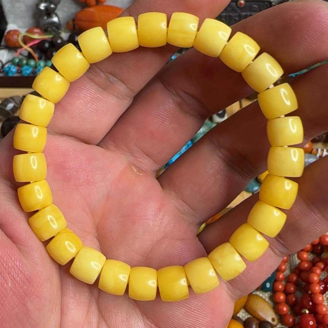 琥珀未镶嵌手链鸡油黄蜜蜡