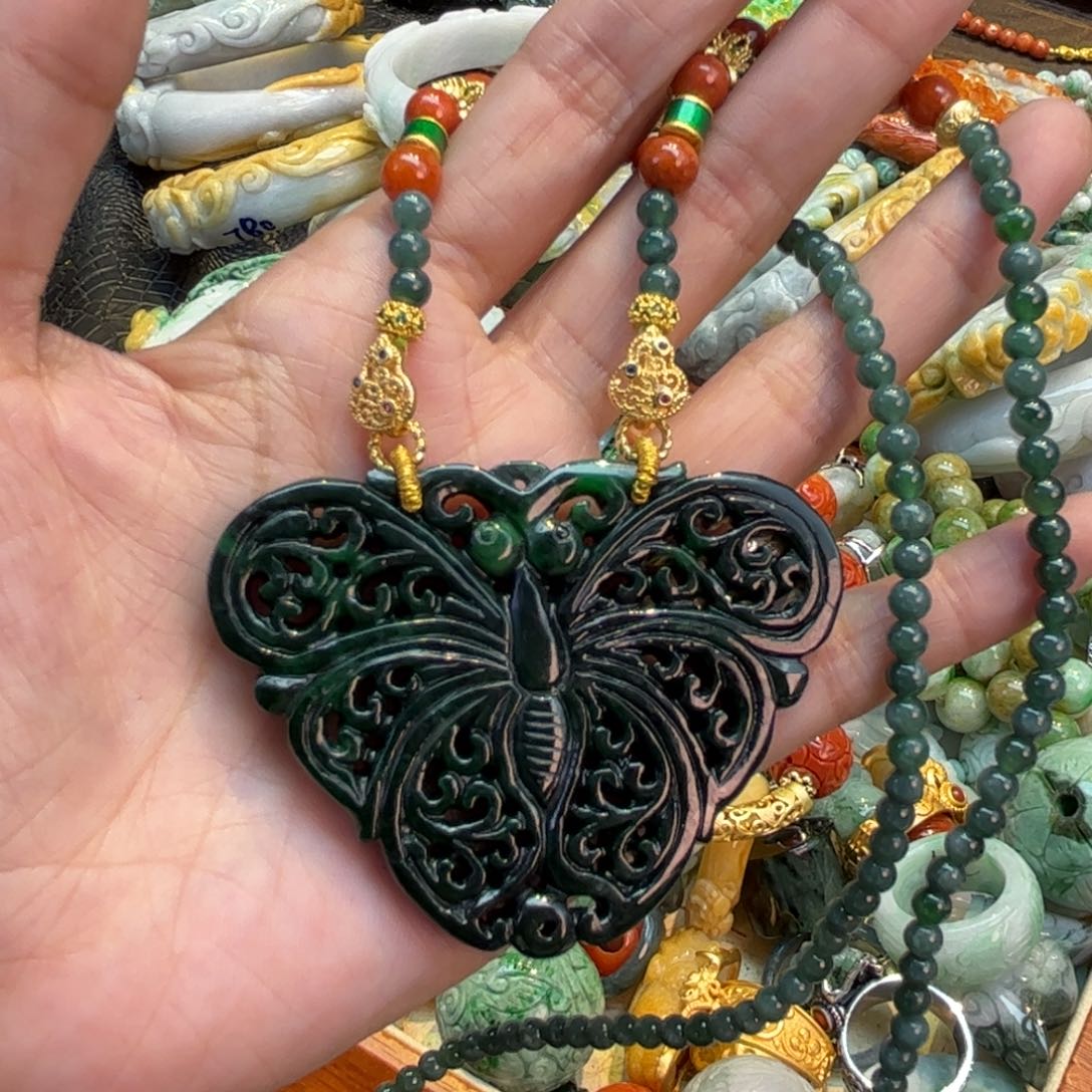 翡翠颈饰未镶嵌待编款