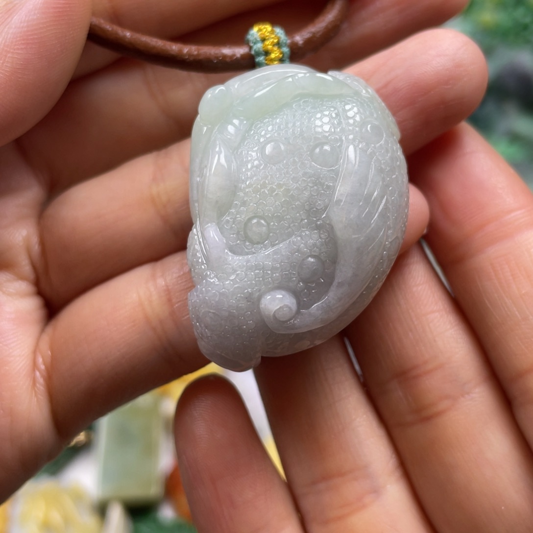 翡翠颈饰未镶嵌牌子