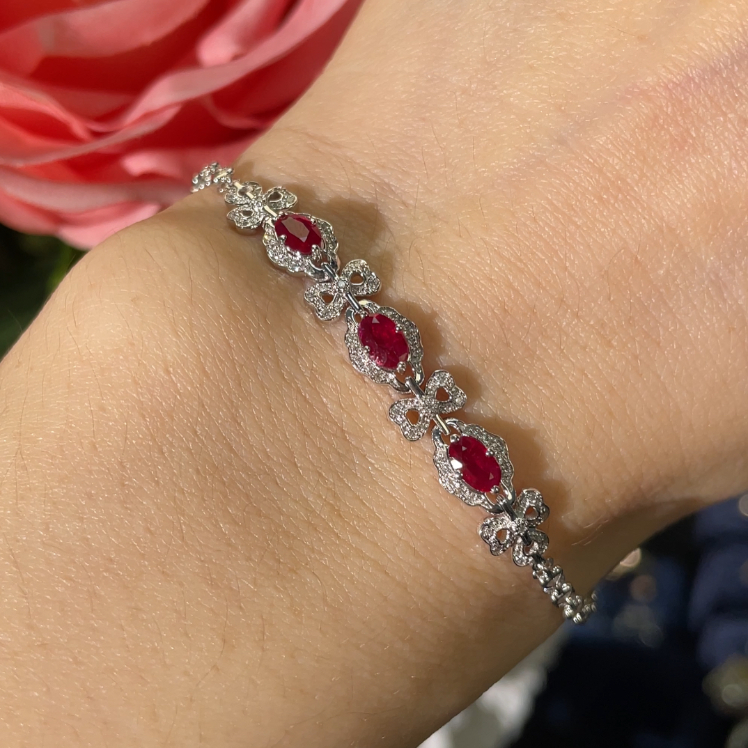 0.8CT鸽血红宝石18K白钻石手链