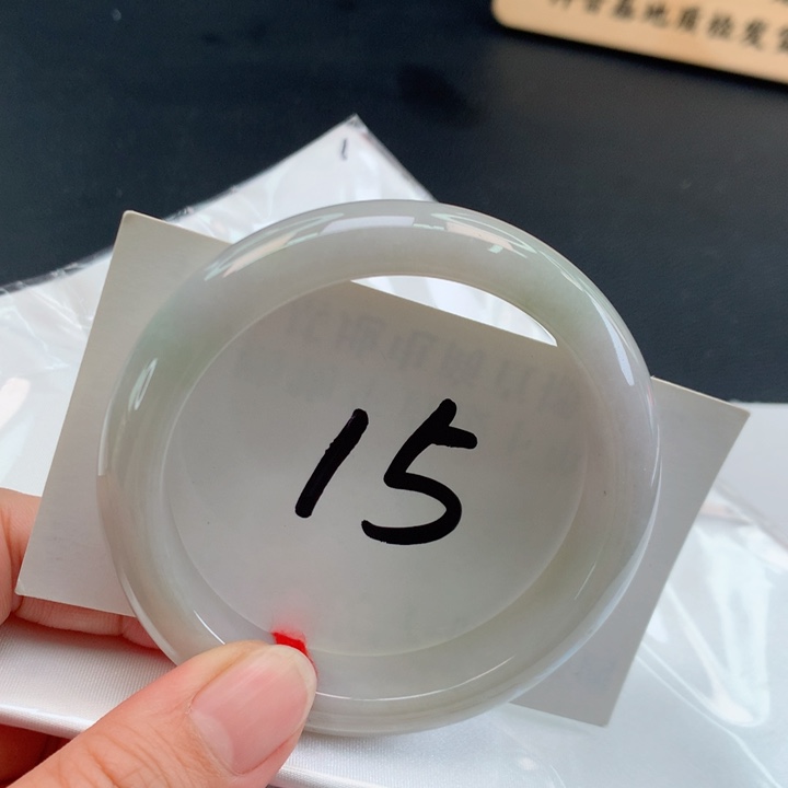 翡翠未镶嵌手镯正