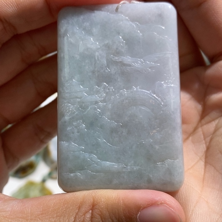 翡翠颈饰未镶嵌翡翠