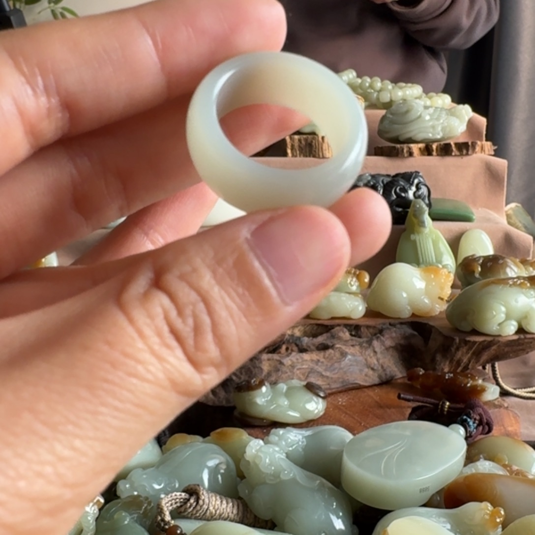 三***物和田玉（糖玉）未镶嵌挂件