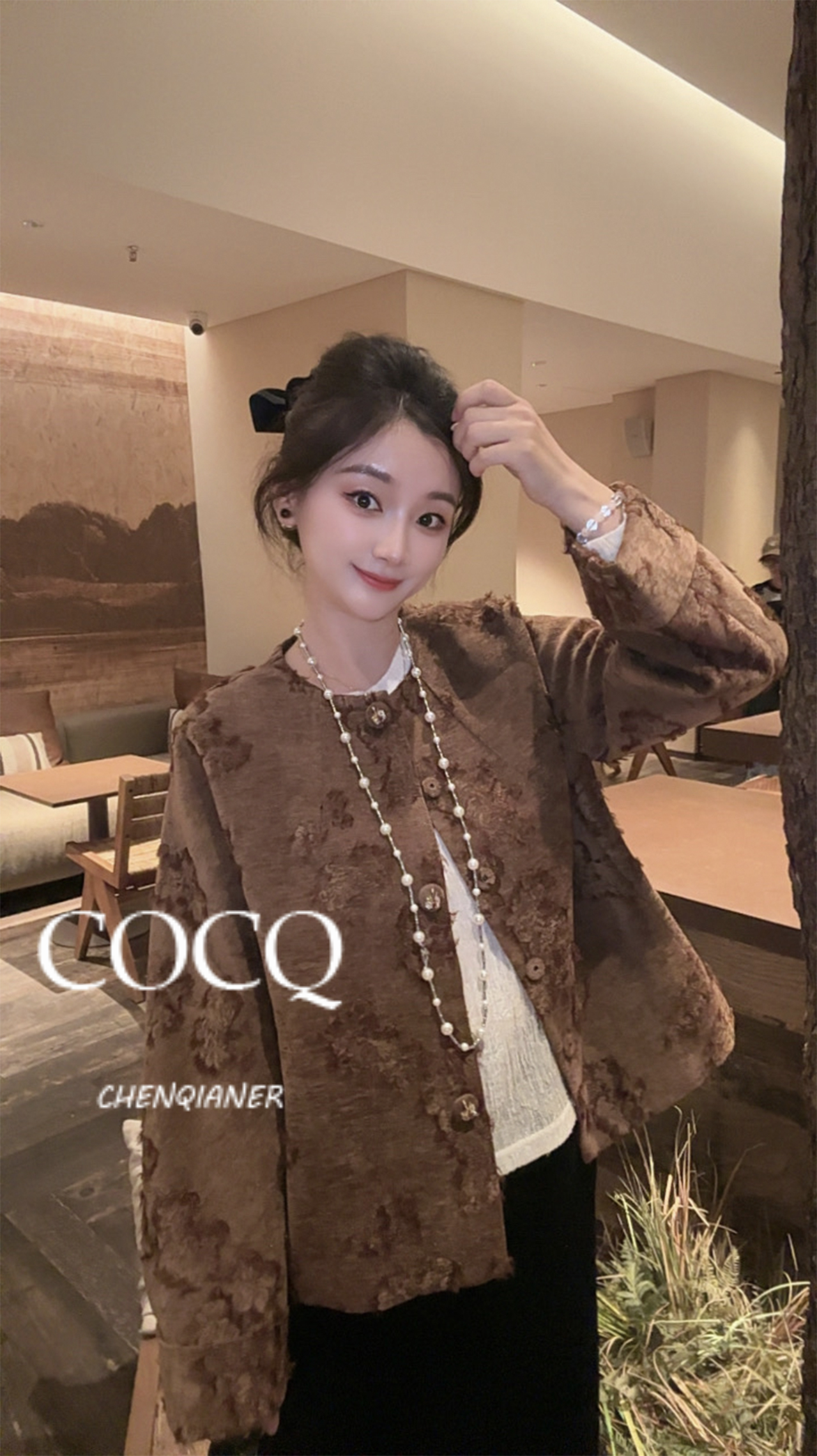 【COCQ】2025秋冬新款新中式老钱风复古剪花落肩短外套