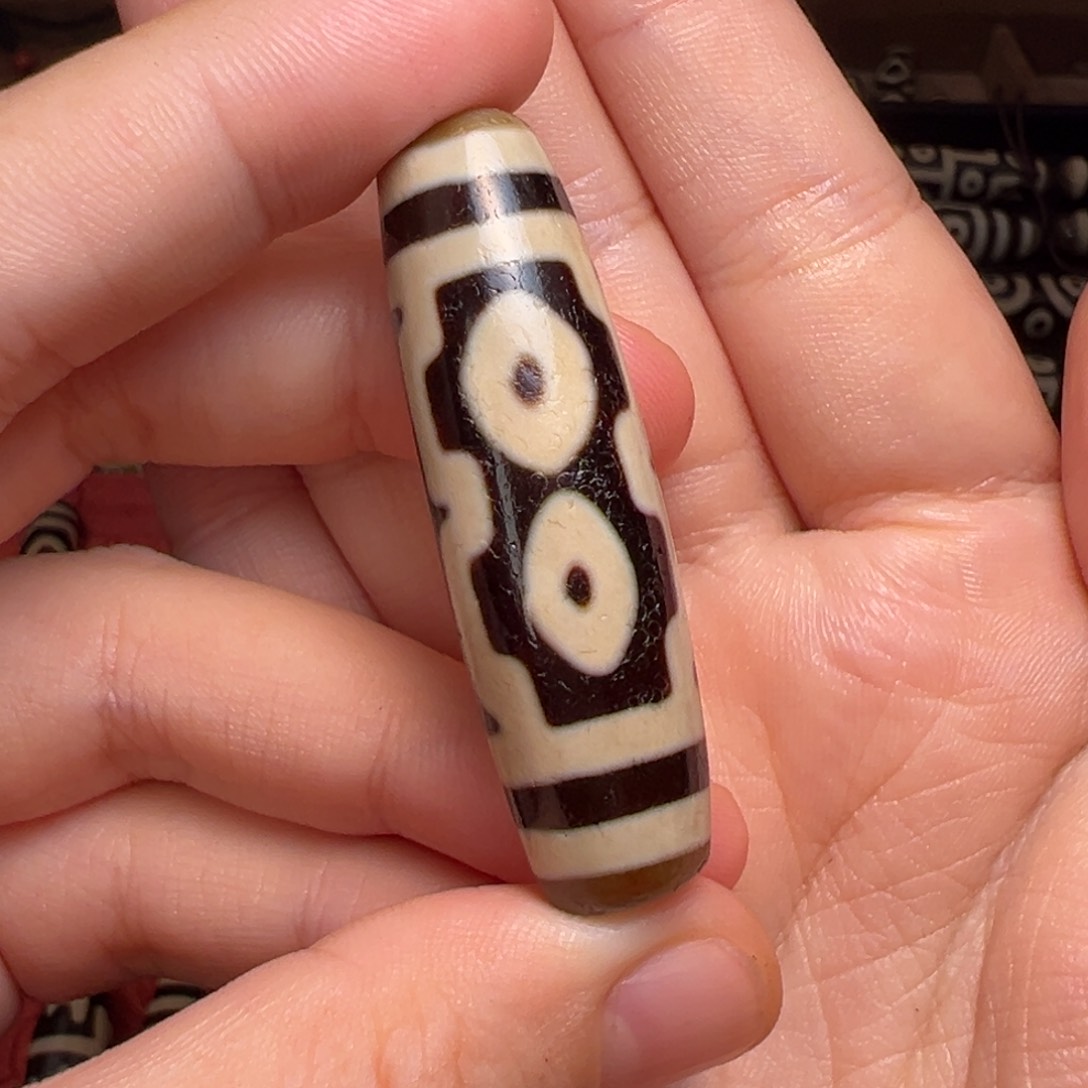 玛瑙/玉髓颈饰未镶嵌苇*