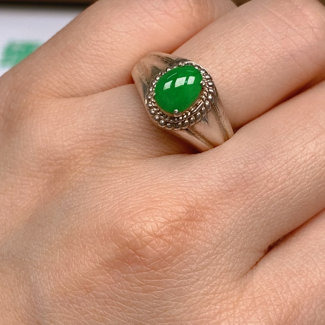 翡翠戒指未镶嵌翡翠