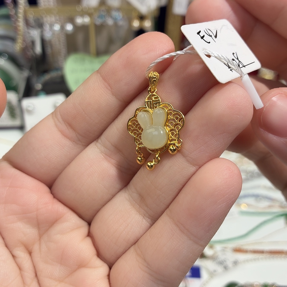 和田玉（糖玉）银S925镀金镶嵌颈饰