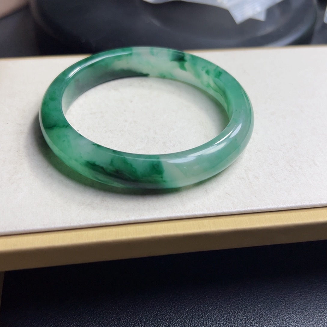 石英质玉手镯未镶嵌63.64