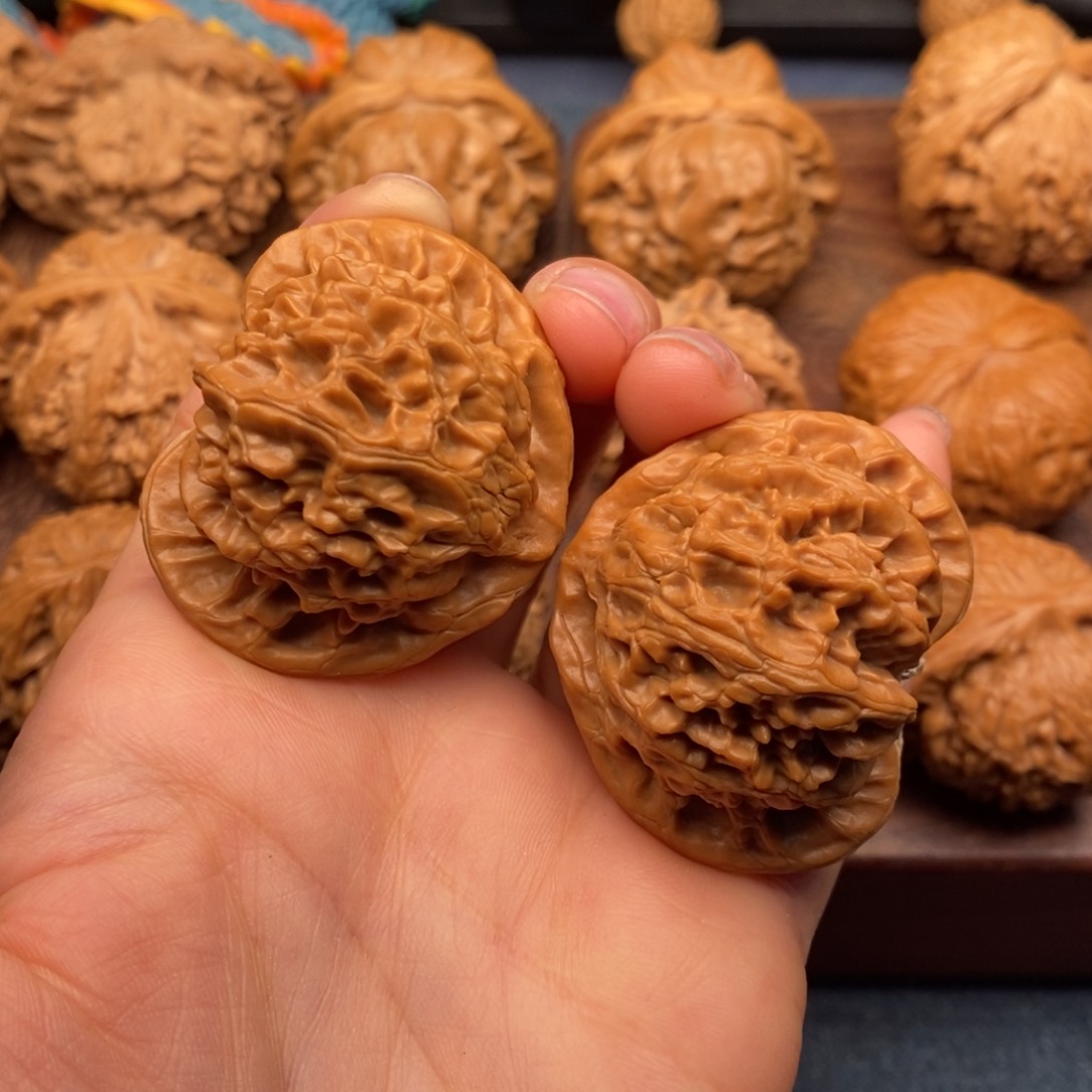 文玩核桃把件42全品，桃心宫灯