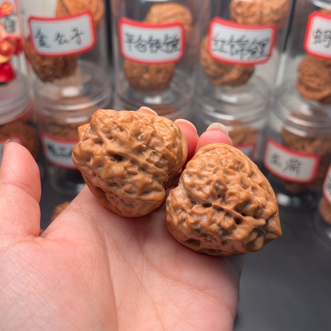 文玩核桃把件三角蛤蟆头